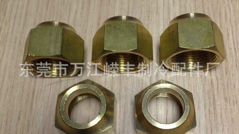 服务态度是衡量冷库安装工程公司实力的重要指标。良好的服务态度体现在：